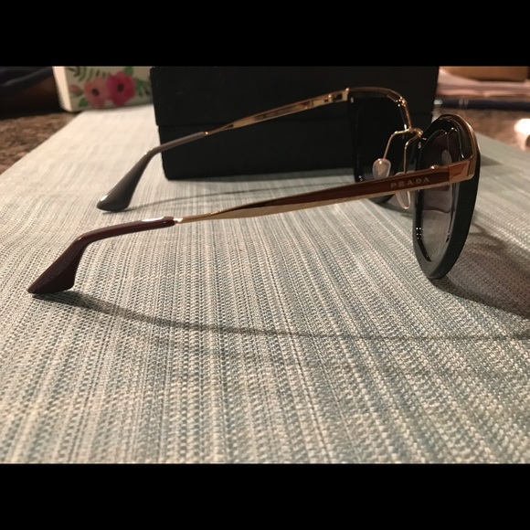 Prada Sunglasses SPR53s polarized Cat eye - Picture 6 of 8